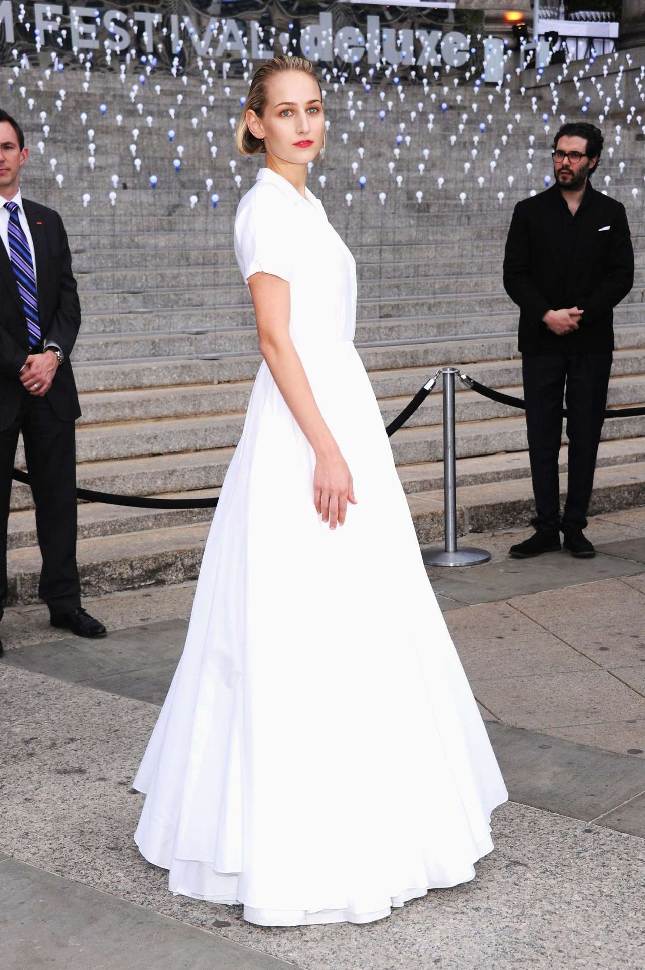 Leelee Sobieski wear long white dress at Tribeca Film Festival 2012 - Vanity Fair Party
